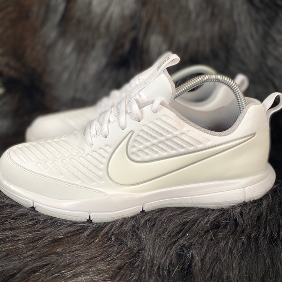 nike women's explorer 2 golf shoes